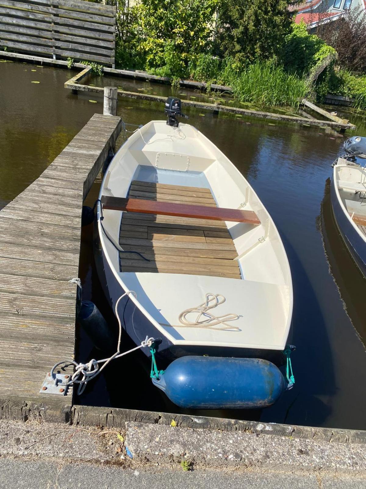 Huis Bij Het Water Met Sloepje Jutrijp Exterior photo